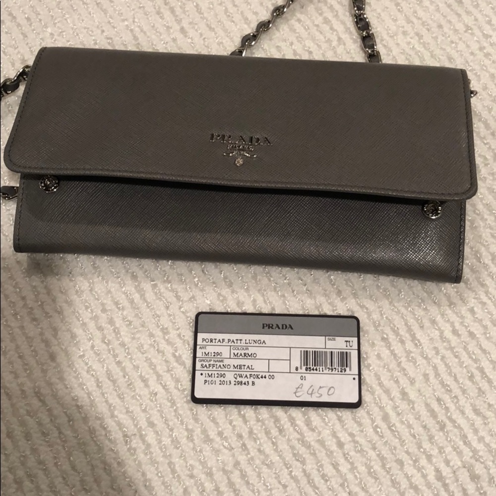 Grey authentic PRADA wallet on chain - Picture 5 of 7